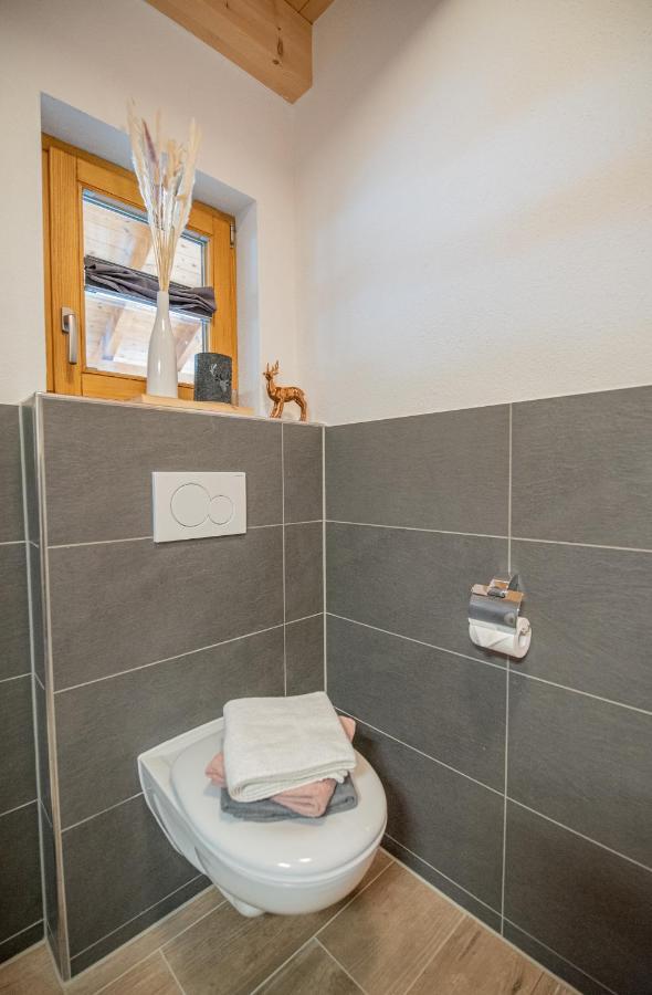 Hirsch Chalet #Sauna Lechbruck Buitenkant foto
