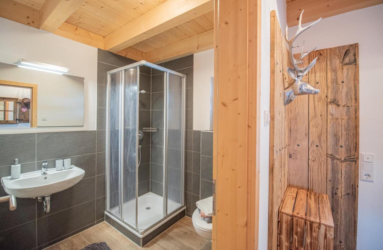 Hirsch Chalet #Sauna Lechbruck Buitenkant foto