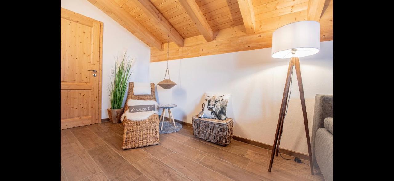 Hirsch Chalet #Sauna Lechbruck Buitenkant foto